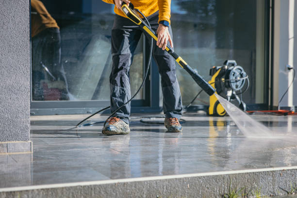 Best Driveway Pressure Washing  in Farmingdale, NJ
